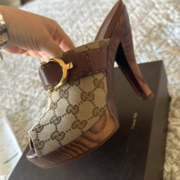 Gucci Heels - Picture 3 of 4